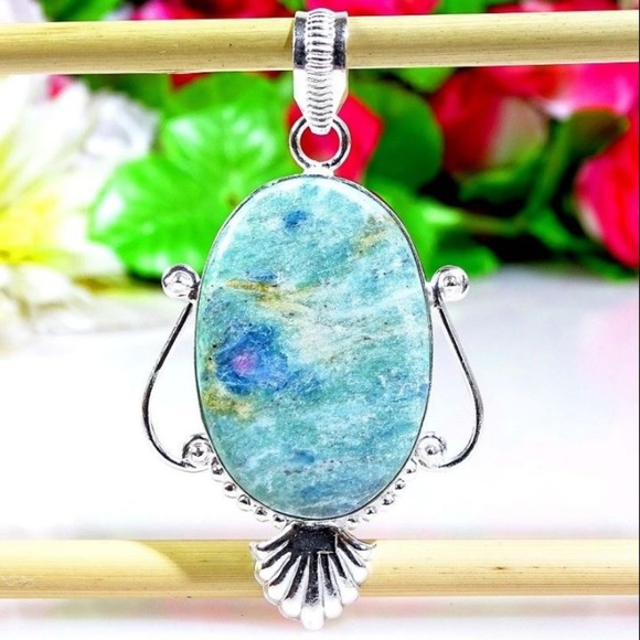 Beautiful Ruby Fuchsite Gemstone Pendant 2.5" - Picture 1 of 1